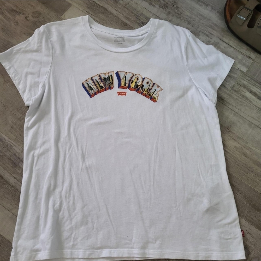 Levi's White New York Graphic T-Shirt